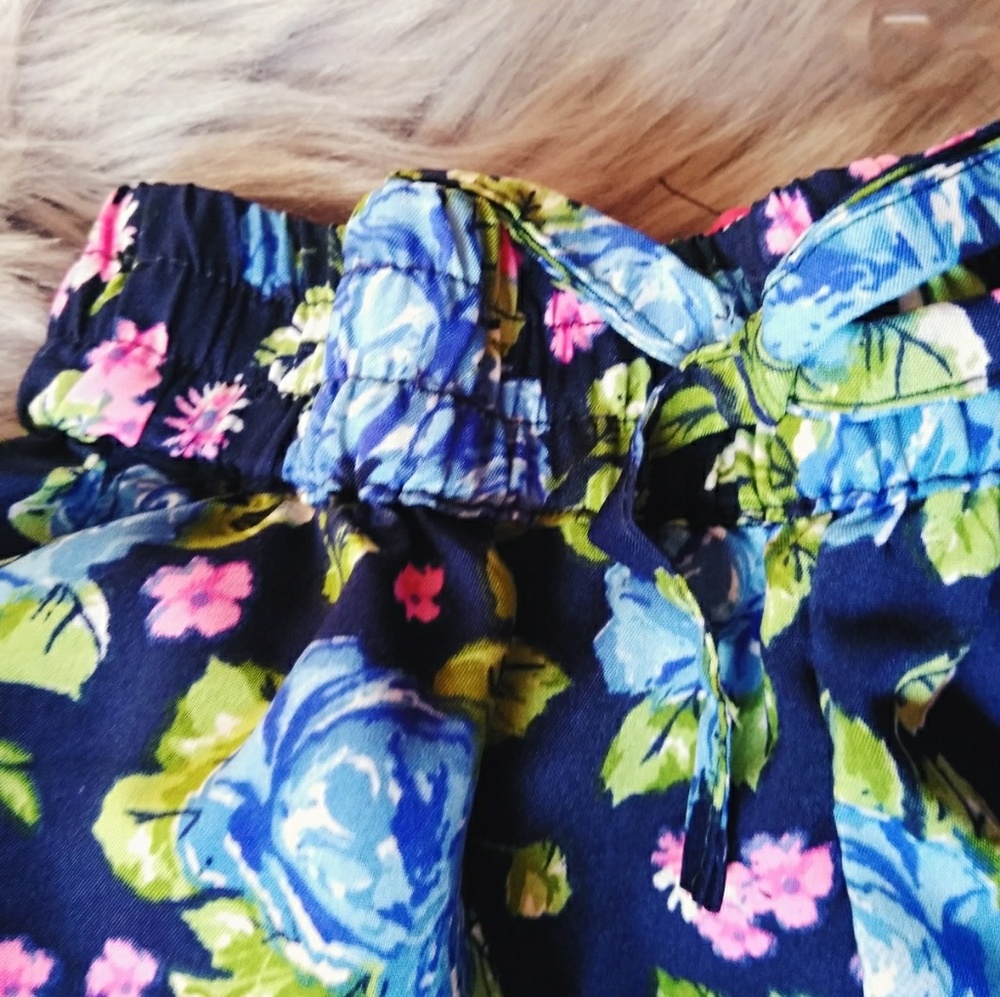 Girls Flower Pants! So Cute! - Picture 2 of 3